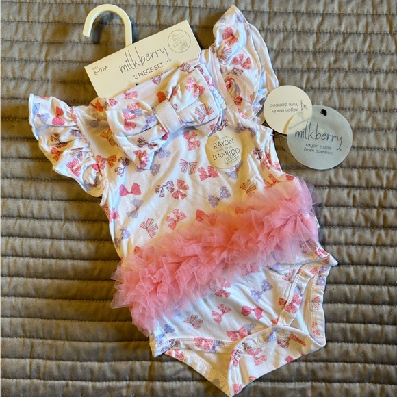 Milkberry bamboo onesie set with bow - Picture 1 of 4